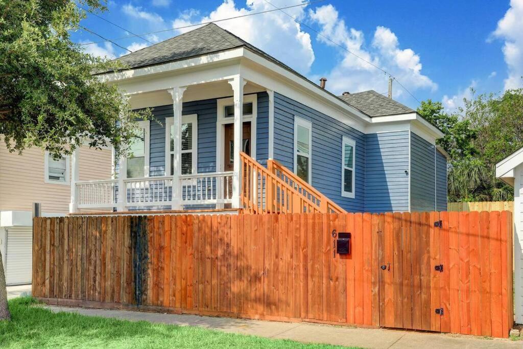 גלווסטון Renovated Beach Bungalow! מראה חיצוני תמונה